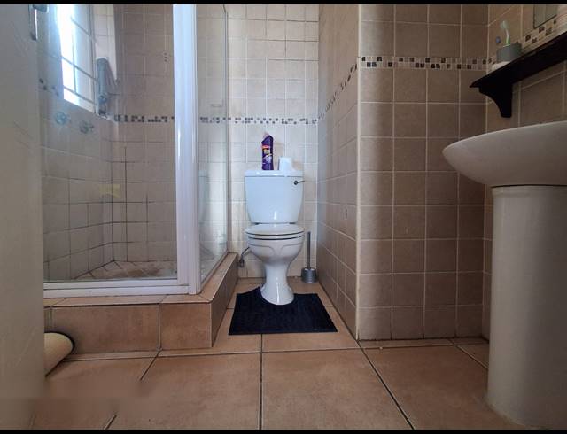 2 BEDROOM TOWNHOUSE FOR SALE IN CASTLEVIEW
